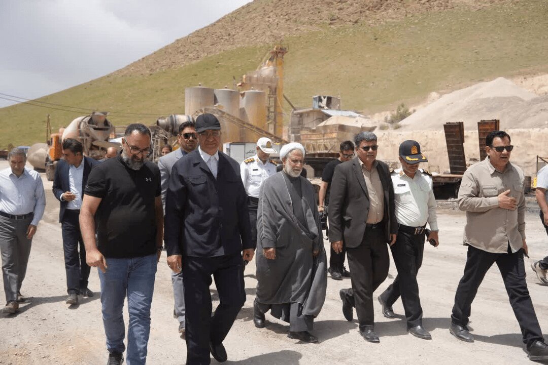 موشکها ۴ صبح کارخانه را با خاک یکسان کردند + تصاویر | این تنها روایت یک حمله نیست...