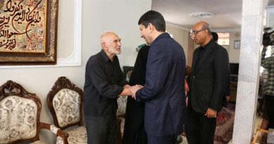 وزیر ارتباطات: دیدار با خانواده شهدا انگیزه خدمت را افزایش میدهد – ایده روز | اخبار ایران و جهان وزیر ارتباطات: دیدار با خانواده شهدا انگیزه خدمت را افزایش میدهد – ایده روز | اخبار ایران و جهان