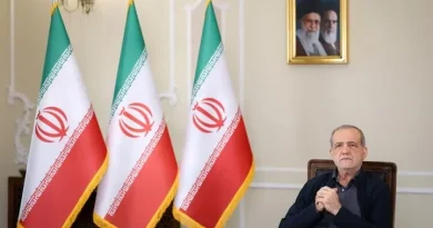 همه مردمی که این سختیها را میبینند و تحمل میکنند، برای ایران و کشورشان این کاررا انجام میدهند همه مردمی که این سختیها را میبینند و تحمل میکنند، برای ایران و کشورشان این کاررا انجام میدهند