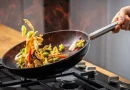 روشهای کاهش مصرف روغن در آشپزی؛ چگونه غذاهای سالمتر و کمچرب بپزیم؟ روشهای کاهش مصرف روغن در آشپزی؛ چگونه غذاهای سالمتر و کمچرب بپزیم؟
