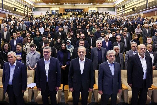 جمله مهم پزشکیان درباره بنزین | من بهتنهایی نمیتوانم اما...| با یک نسخه نمیتوان مشکلات را حل کرد | مگر میشود حرف درستی بشنوم و قبول نکنم؟