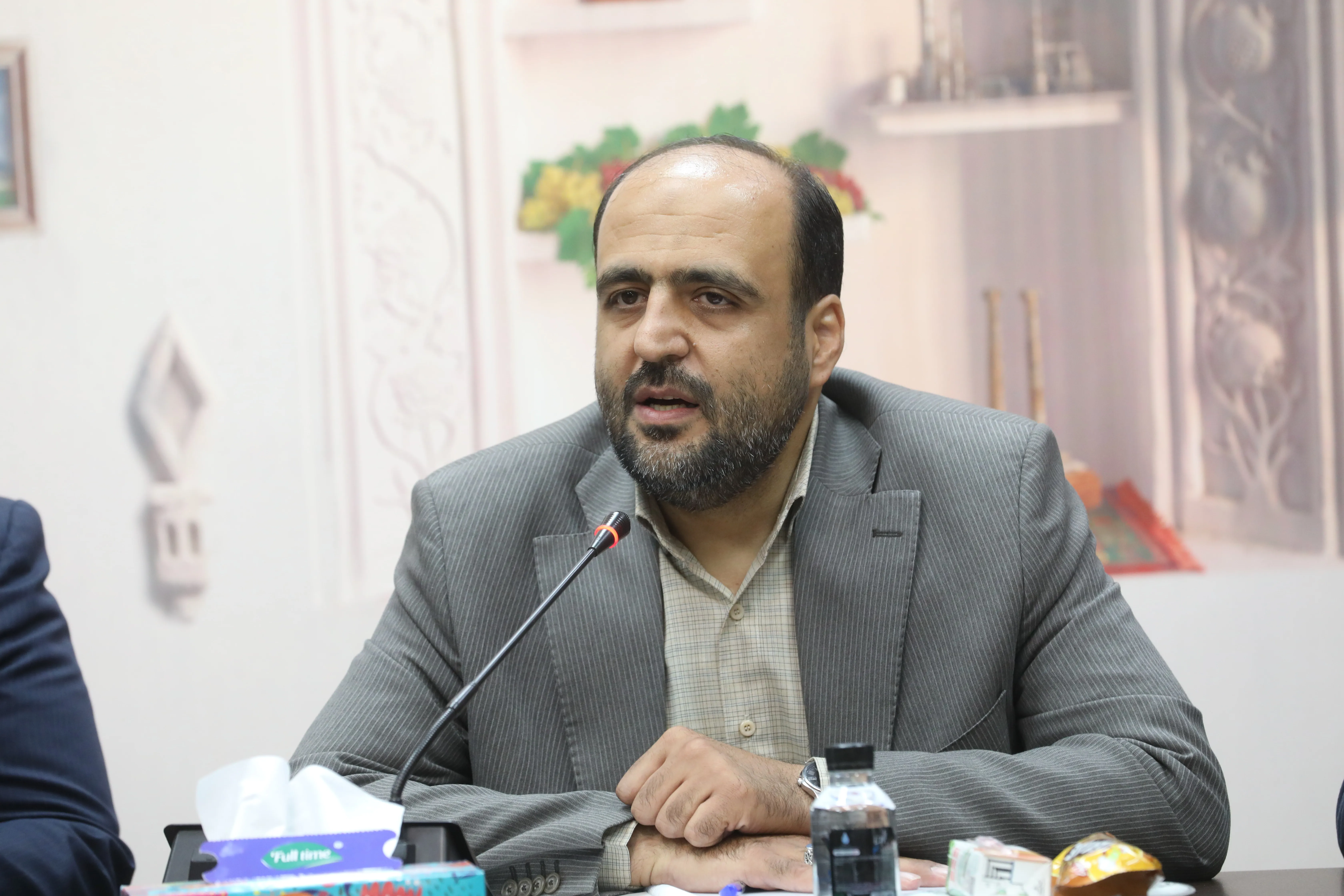 حسن نجمی مدیرکل صدا و سیمای استان مرکزی حسن نجمی مدیرکل صدا و سیمای استان مرکزی